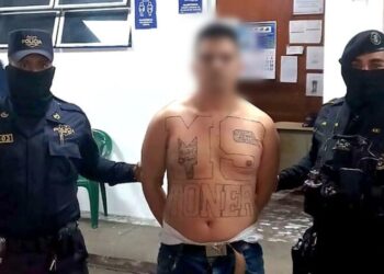 Segundo pandillero salvadoreño expulsado durante el fin de semana. /Foto: PNC