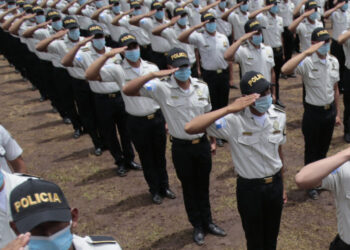 Reforman reglamento de clasificación y salarios de la PNC