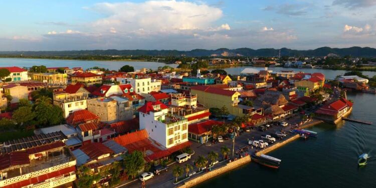 El próximo pueblo pintoresco será la isla de Flores, Petén