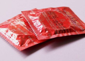 Puerto Barrios realiza actividades para promover el uso del condón