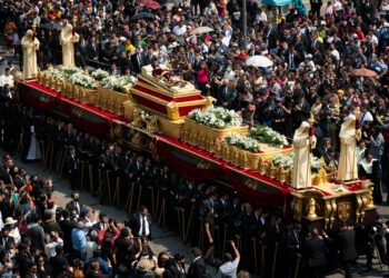Ropajes sagrados, verdaderas obras de arte