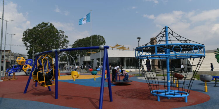 Parque de la Paz recibe a más de 2 mil personas el primer día