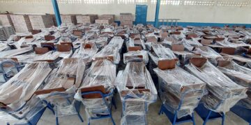 Mobiliario escolar llega al área rural de Petén