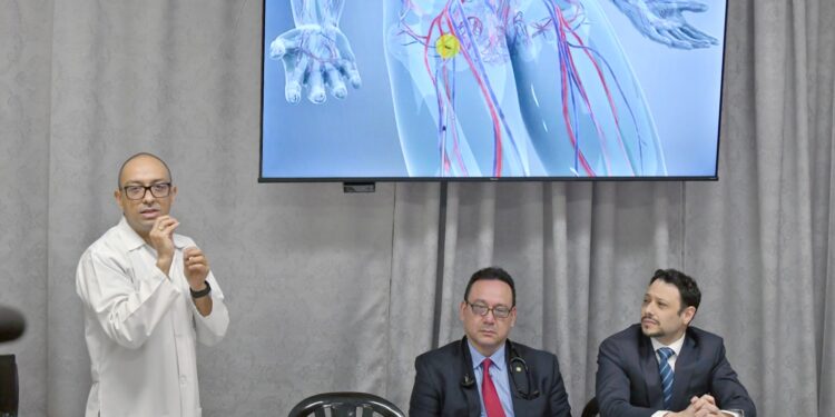 Dan a conocer nuevos procedimientos para tratar enfermedad cardiovascular en el país