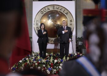 Presidente de Guatemala recibe a dignataria taiwanesa en el Palacio Nacional de la Cultura