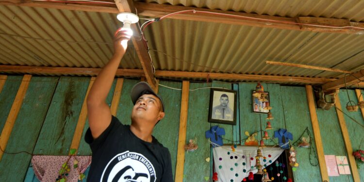 Aporte social de la tarifa eléctrica favorece a más de 14 millones de guatemaltecos