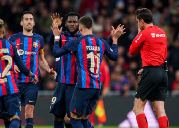 El Barcelona con poco derrota al Madrid en el Bernabéu