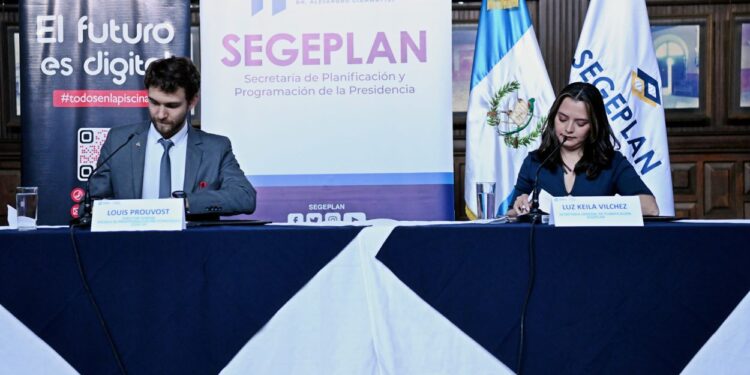 Firman convenio de cooperación para el fortalecimiento tecnológico en Guatemala