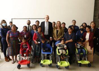 Entregan 270 sillas de ruedas para niños en situación de vulnerabilidad