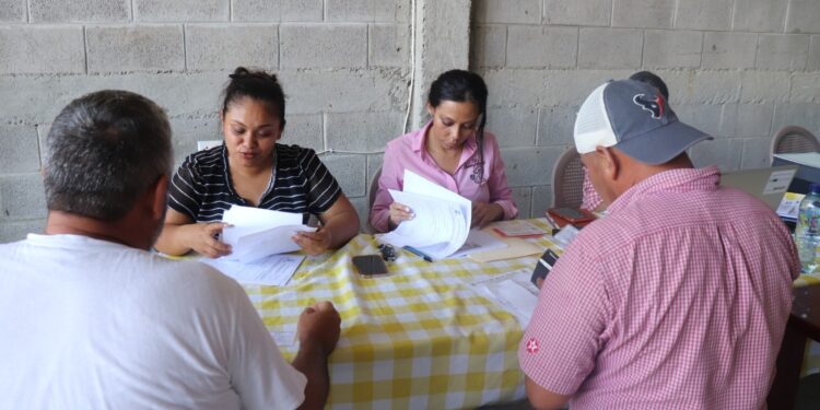 Transportistas de productos agropecuarios obtienen sus licencias