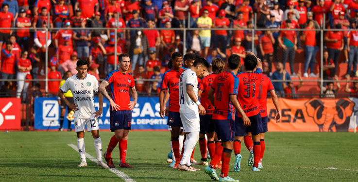 Cremas y rojos reparten puntos en el clásico 325