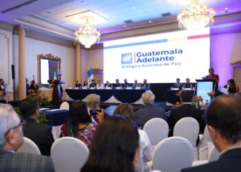 Firman acuerdo sobre recuperación económica inclusiva