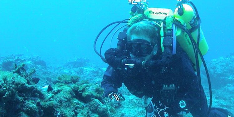 Investigador de Florida vivirá 100 días bajo el agua