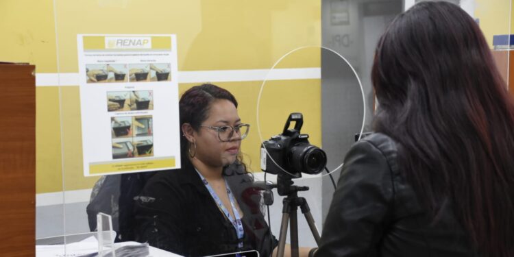 Renap atendió más de 20 mil trámites en horario especial