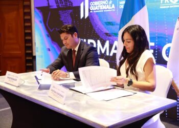 Establecen convenio para fomentar desarrollo de capital humano