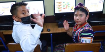 Más de 574 mil estudiantes fueron beneficiados con educación bilingüe intercultural. / Foto: Archivo.