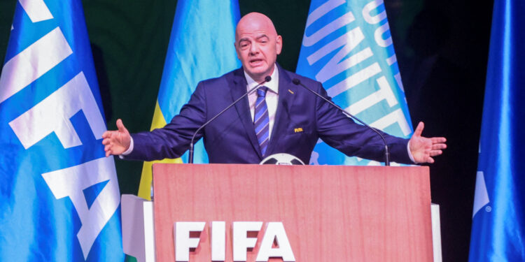 Infantino estará al frente de la FIFA hasta el 2027