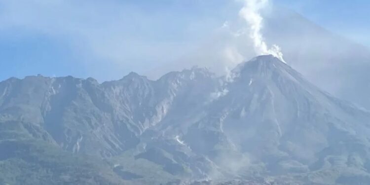 Volcán Santiaguito mantiene actividad alta
