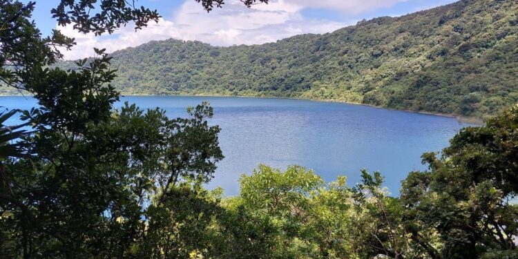 Volcán y laguna de Ipala, destino natural en Chiquimula