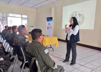 Soldados se capacitan en prevención de dolencias visuales