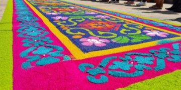 Huehuetecos se preparan para la elaboración de alfombras