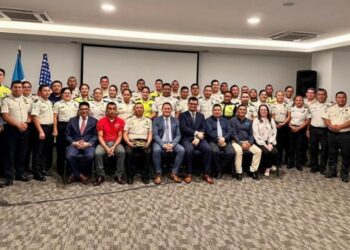 Agentes de PNC culminan segunda fase del programa GREAT