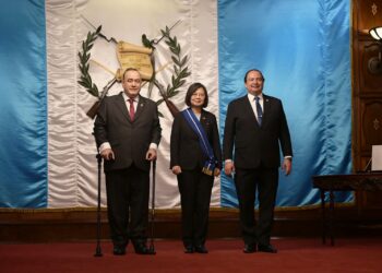 Guatemala otorga Orden de los Cinco Volcanes a Presidenta de República de China (Taiwán)