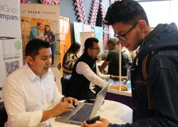 Se dispone de 2 mil plazas de trabajo en sector de contact center & BPO