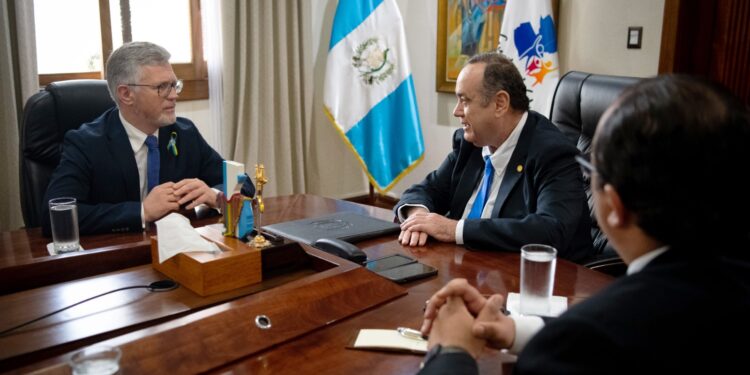 Viceministro ucraniano se reúne con jefe del Ejecutivo