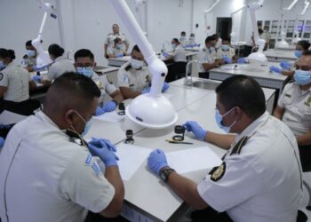 Agentes de PNC se especializan en lofoscopia