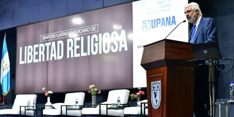 Destacan libertad religiosa como un derecho fundamental