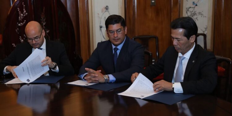 Suscriben convenio para impulsar la inclusión financiera en el país