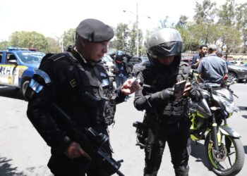 PNC fortalece operativos para establecer que automóviles y motocicletas no tengan reporte de robo