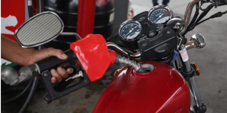 Comparten precios de referencia de gas propano y combustibles