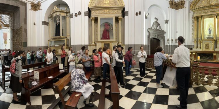 Reliquia de San Juan Pablo II es venerada en Guatemala