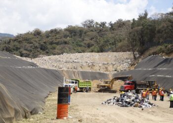Relleno sanitario como parte de las estrategias para el manejo de desechos sólidos. /Foto: MARN