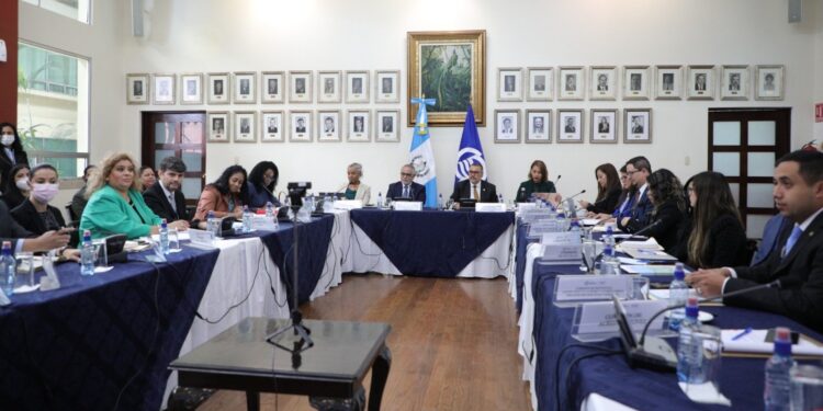 Autoridades han efectuado reuniones previo a la cumbre. /Foto: Minex