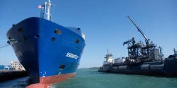 Puerto de Miami abastece por primera vez a un buque con gas natural licuado