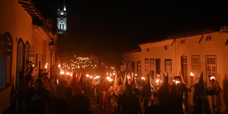 Procesiones, peregrinaciones y devoción marcan el Viernes Santo en Brasil