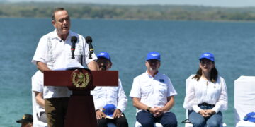 Presidente anuncia proyectos de desarrollo en Petén