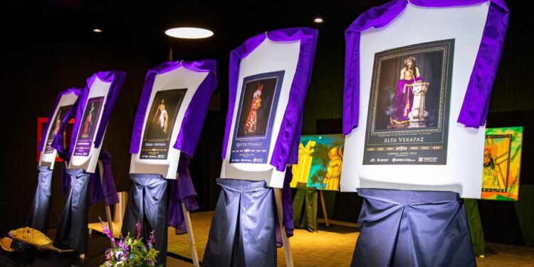 Promocionan revista digital El Pregón en Antigua Guatemala