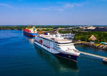 Guatemala recibe por primera vez al crucero Hanseatic Inspiration