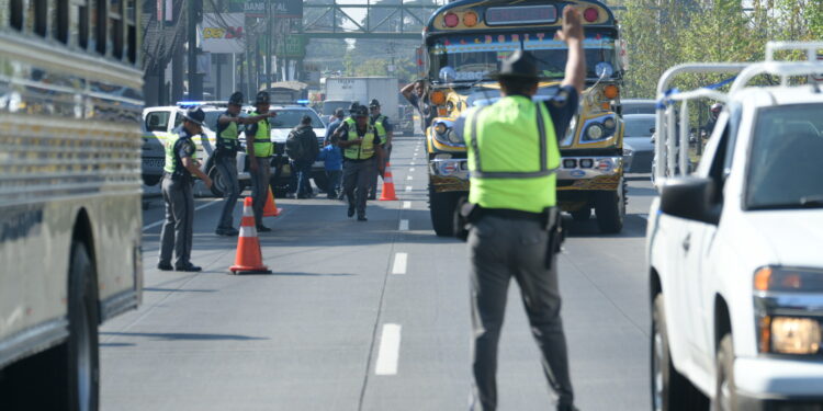 Desarrollan operativos como parte de la campaña “Sin Riesgos GT”