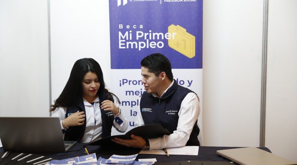 https://agn.gt/wp-content/uploads/2023/04/Beca-mi-primer-empleo-apoya-a-jovenes-de-18-a-24-anos.-1024x570.jpg