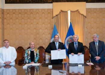 Canciller y secretario de la OEA firman acuerdo en Estados Unidos