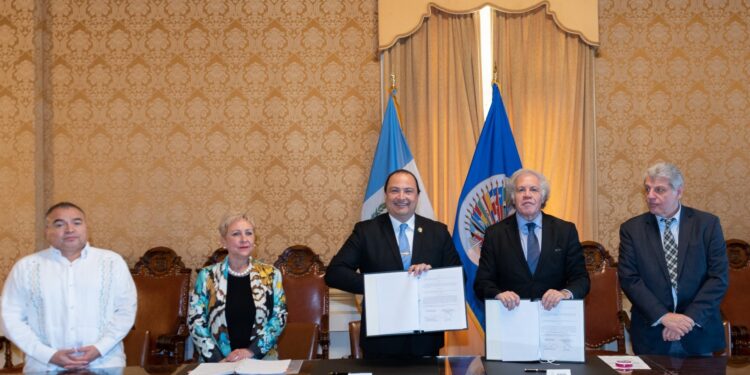 Canciller y secretario de la OEA firman acuerdo en Estados Unidos