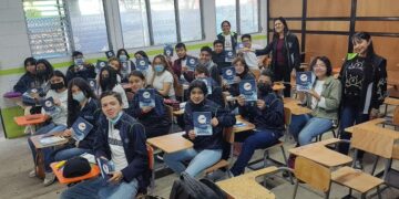 Estudiantes son motivados a generar soluciones comunitarias desde la investigación científica