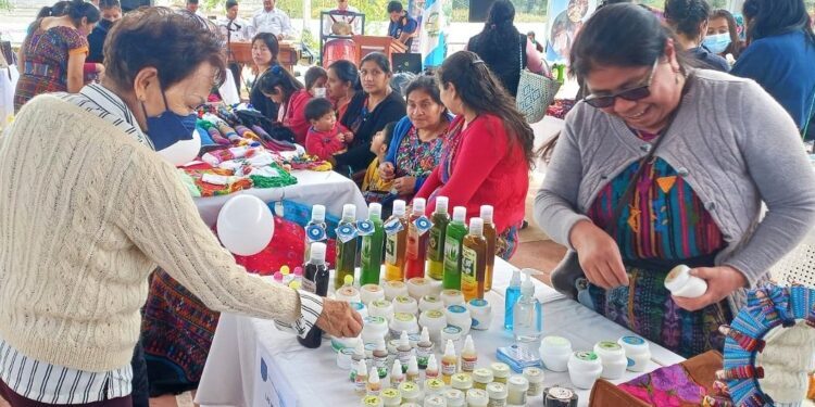 Resaltan involucramiento de mujeres guatemaltecas en el emprendedurismo