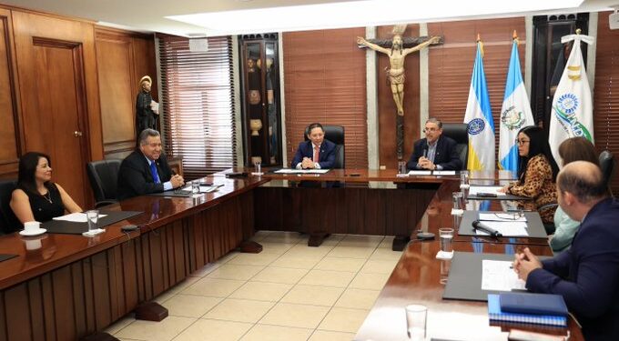 Firman convenio interinstitucional para promover proyectos educativos