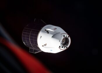 Cápsula de carga inicia su regreso a la Tierra desde estación espacial